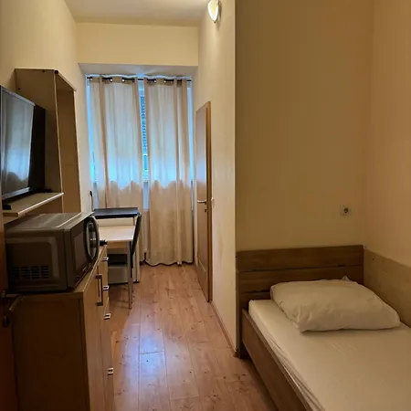 Hostel Shirdel *